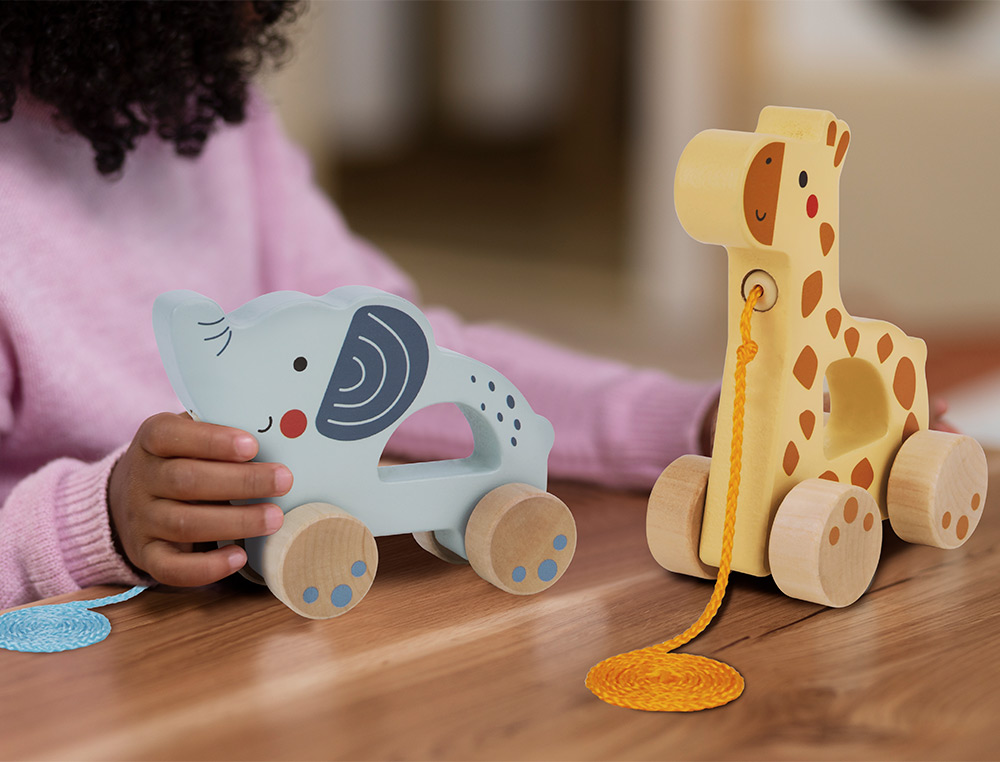 JUEGO INFANTIL IMAGINOVO MADERA ELEFANTE PARA ARRASTRAR CON RUEDAS +12 MESES 13,4X10X5,4CM